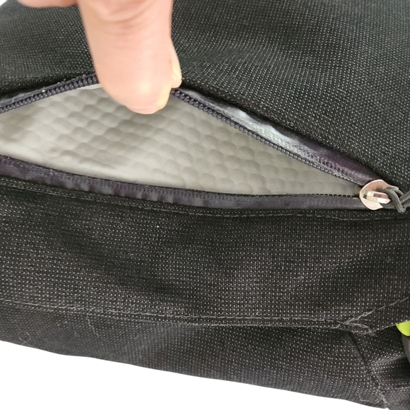 OSPREY Packs Beta Port Courier Bag - 732cu in (approx. 12L) capacity - Picture 10 of 16